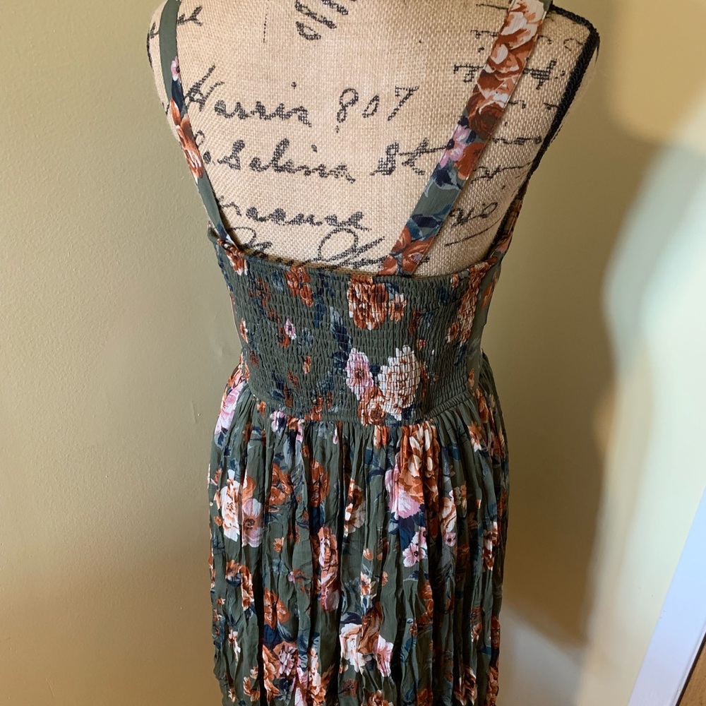 Spring Dress - Picture 5 of 7